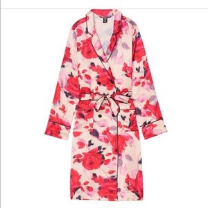 NWT VICTORIA'S SECRET Double-Breasted Robe.